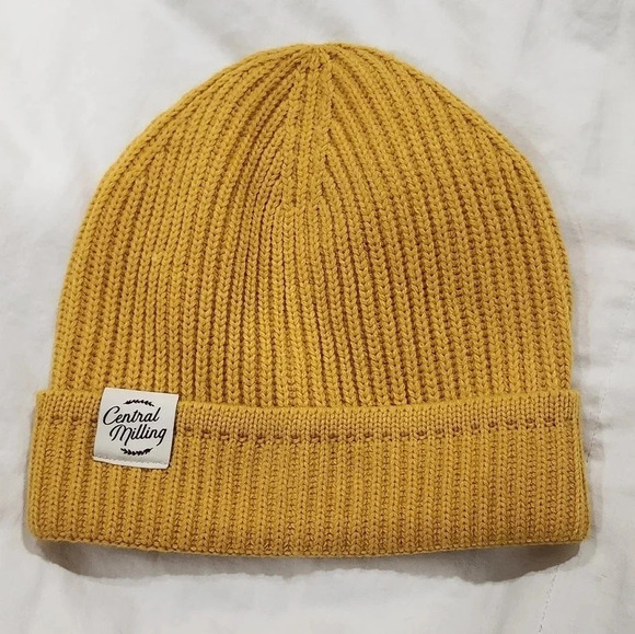 Polylana Accessories - Polylana Central Milling yellow beanie
